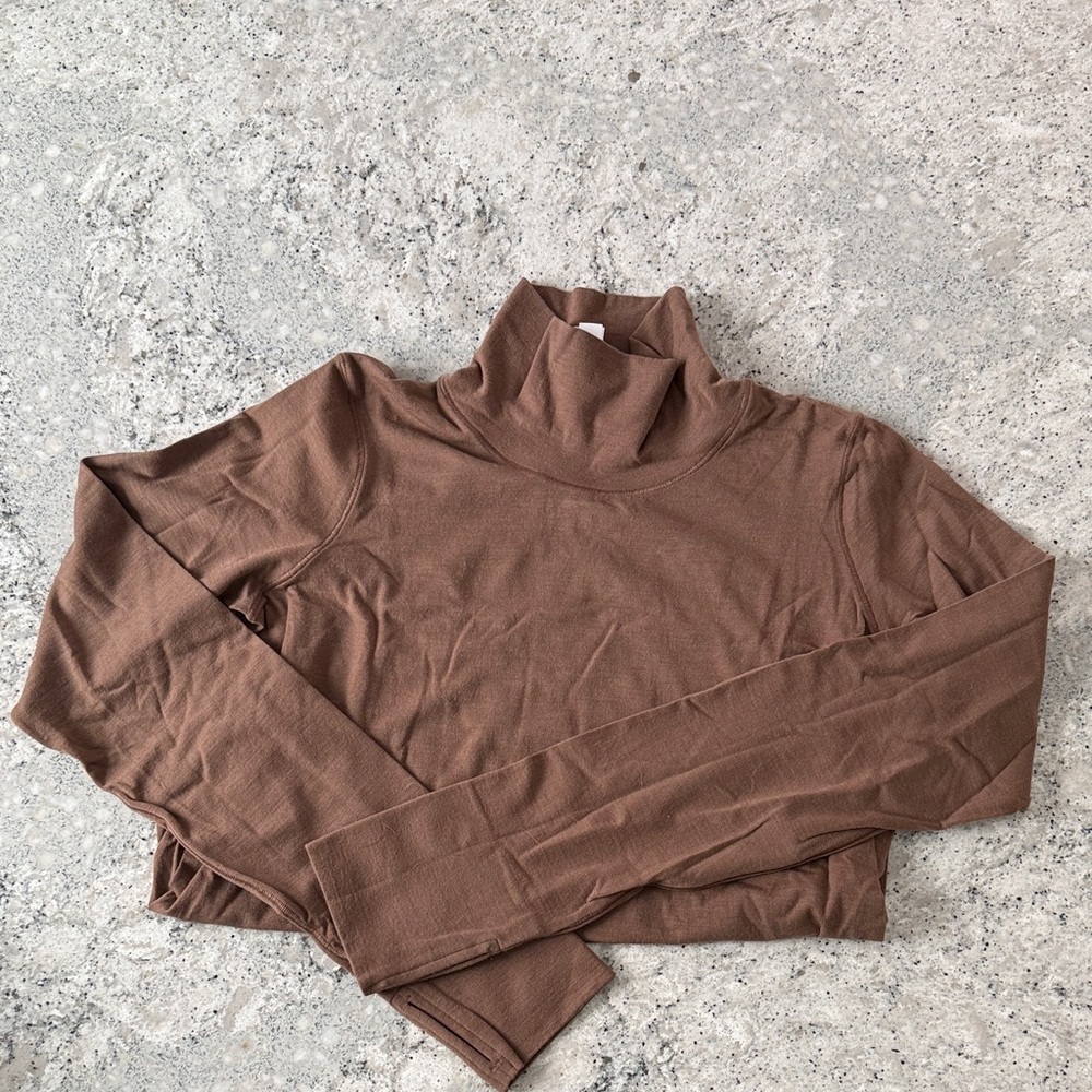 Athleta Ascent turtleneck